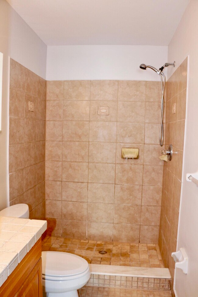 Building Photo - 104 Orchard Ridge Ln
