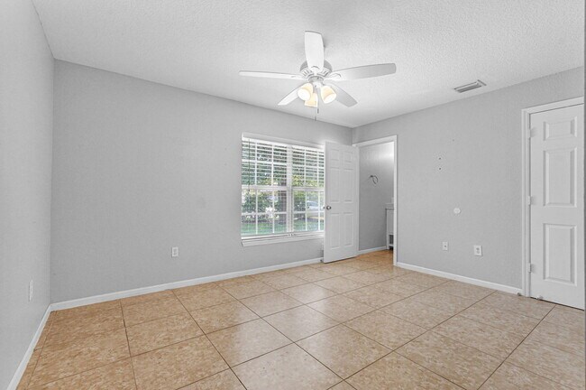 Building Photo - 520 Southridge Rd
