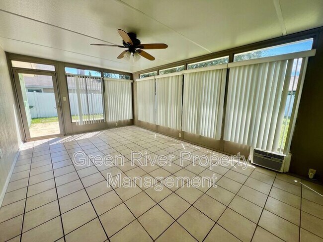Building Photo - 13140 Staffordshire Dr S