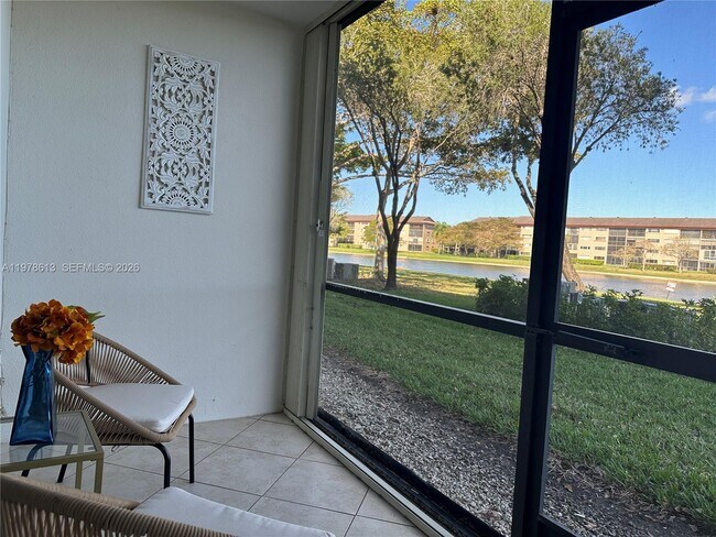 Building Photo - 901 SW 141st Ave