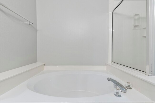 Building Photo - 230 Blushwood Pl