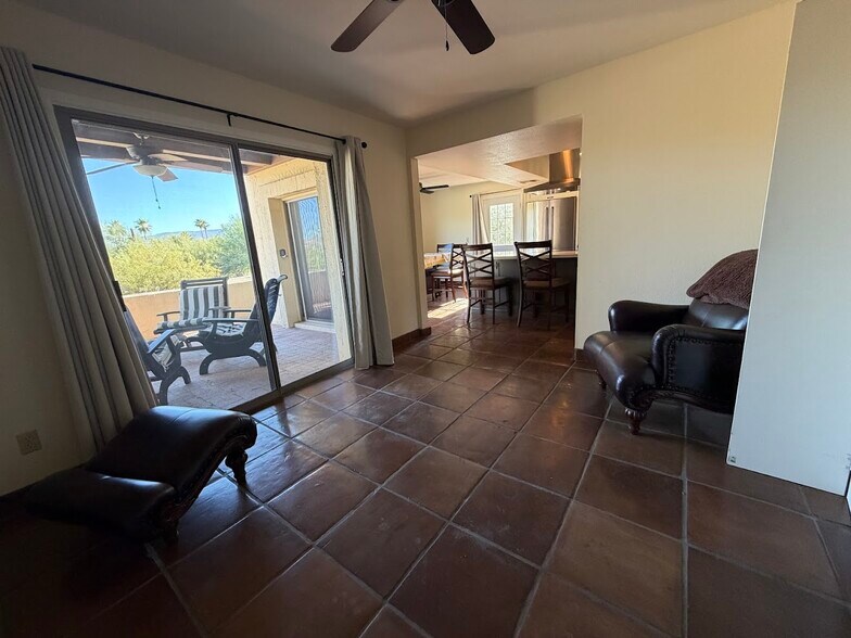 Building Photo - 37801 N Cave Creek Rd