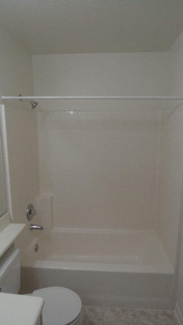 Building Photo - 33 Bonsall