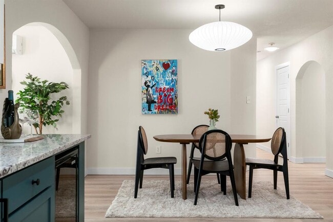 Building Photo - 5313 Wellington Dr