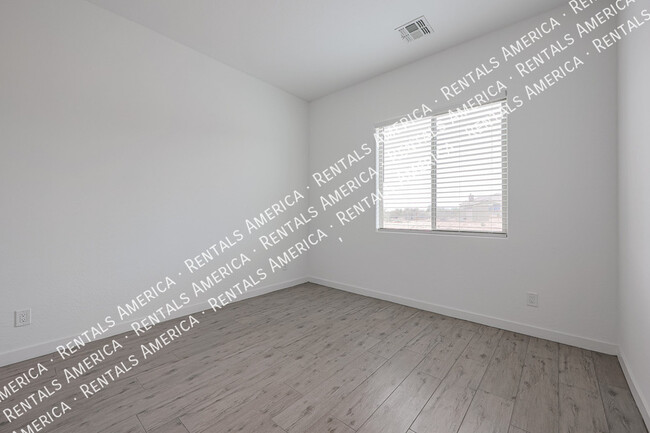 Building Photo - 16720 E Melanie Dr