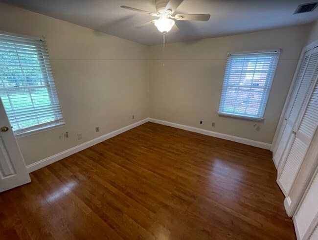 Building Photo - 411 S Audubon Dr