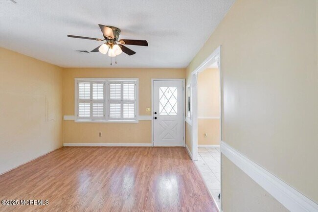 Building Photo - 931 Cypress Ave