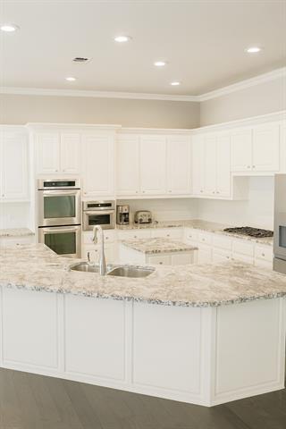 Building Photo - 111 Yale Dr