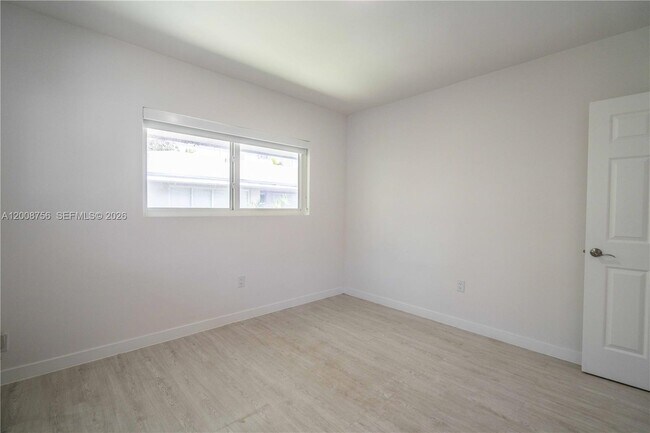 Building Photo - 1185 98th St