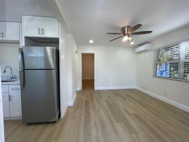 Building Photo - 302 N Tamarind Ave
