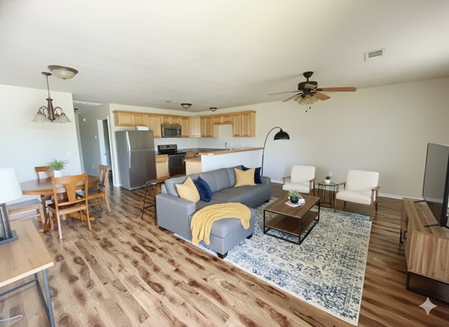 Building Photo - Cute duplex in the Silo School District