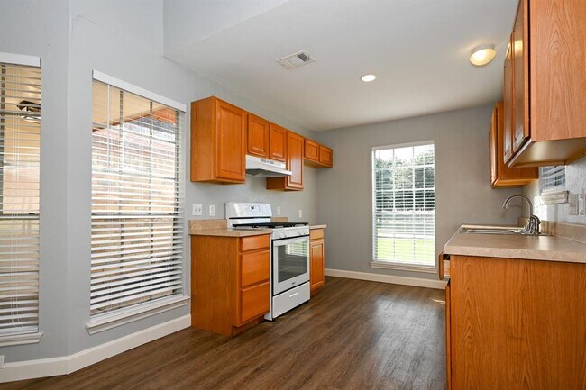 Building Photo - 6543 Liberty Valley Dr