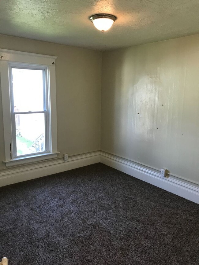 Building Photo - 3 Bed 1.5 Bath Single Family Home for Rent in Butler, PA