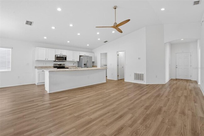 Building Photo - 522 Pentas Ln