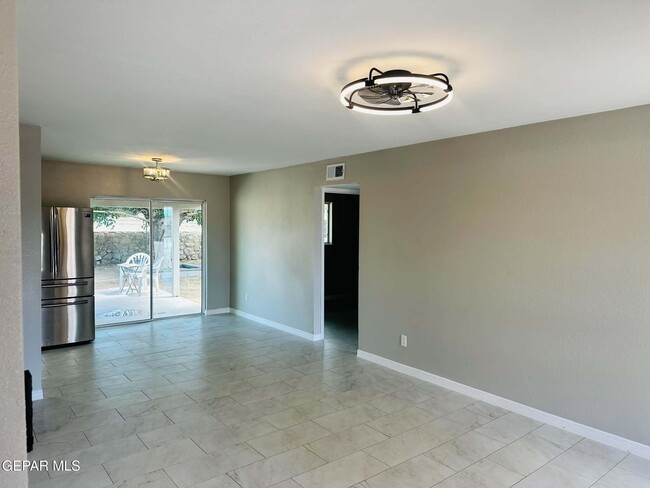 Building Photo - 11733 Lorri Dr