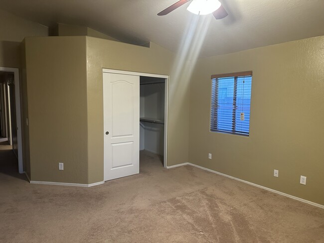 Master Bedroom - 1091 W Saragosa St