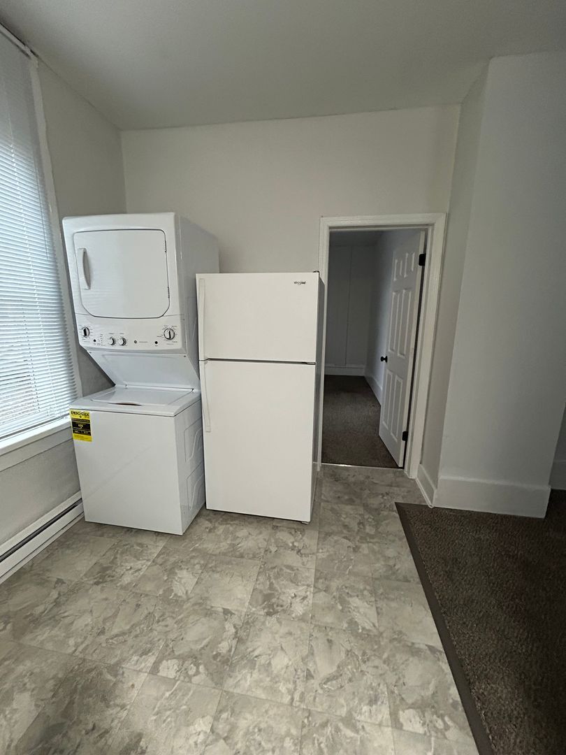 Building Photo - 911 N 9th St Rd