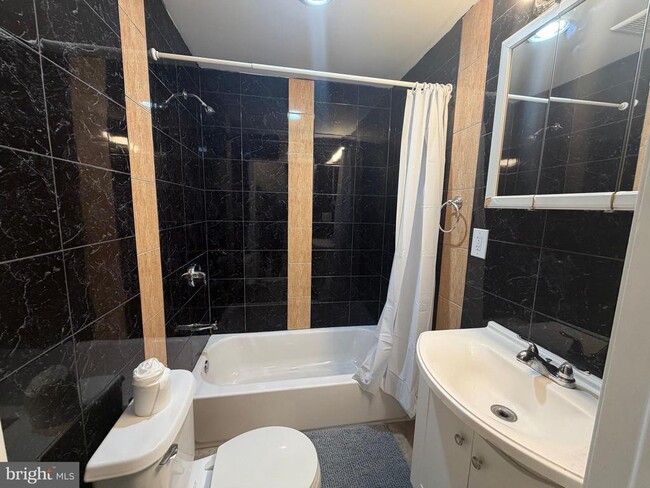 Building Photo - 7105 Rising Sun Ave