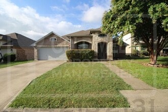 Building Photo - 2908 Tucson Dr