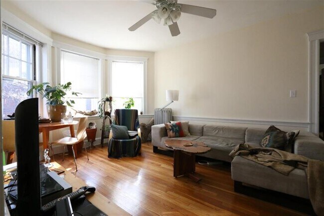 Building Photo - 13 Ellery St