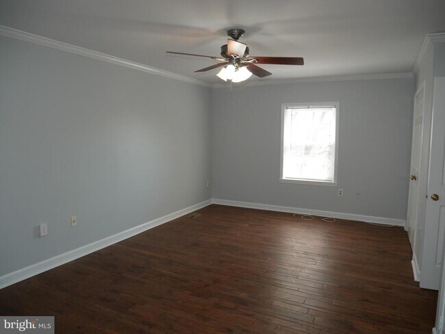 Building Photo - 3045 Federal Hill Dr