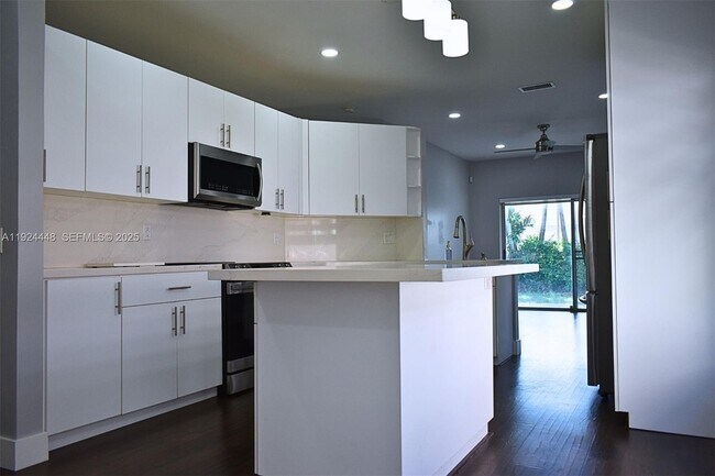 Building Photo - 6254 NW 38th Dr