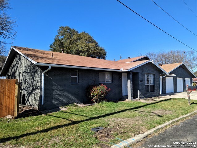 Building Photo - 2330 Blossom Dr