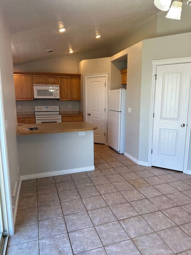 Building Photo - $1,995.00 / Ready Now this 4 bedroom home ...