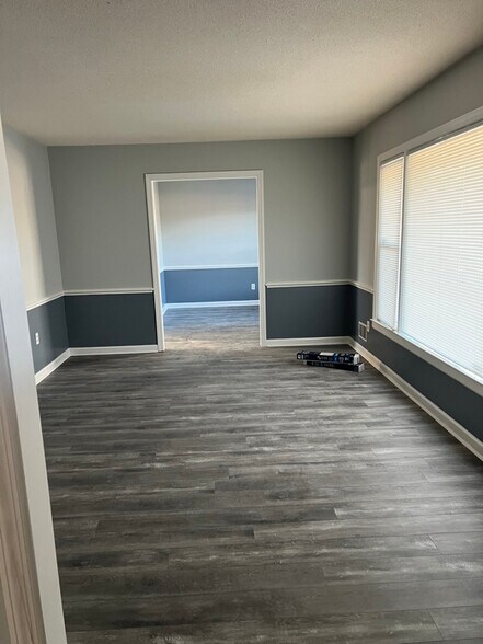 Building Photo - 639 N College Rd