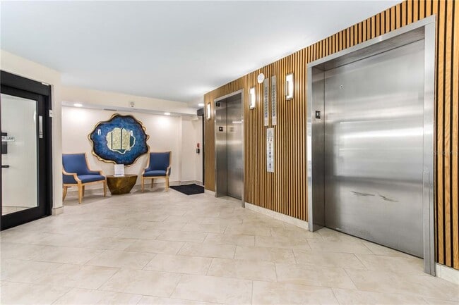 Building Photo - 690 Island Way