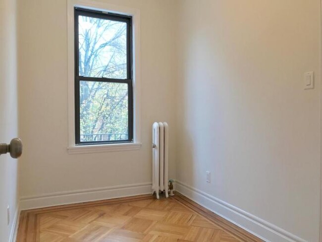 Building Photo - 3 bedroom in Brooklyn NY 11209