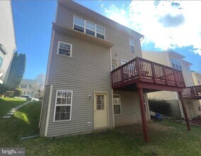 Building Photo - 9241 Greenshire Dr