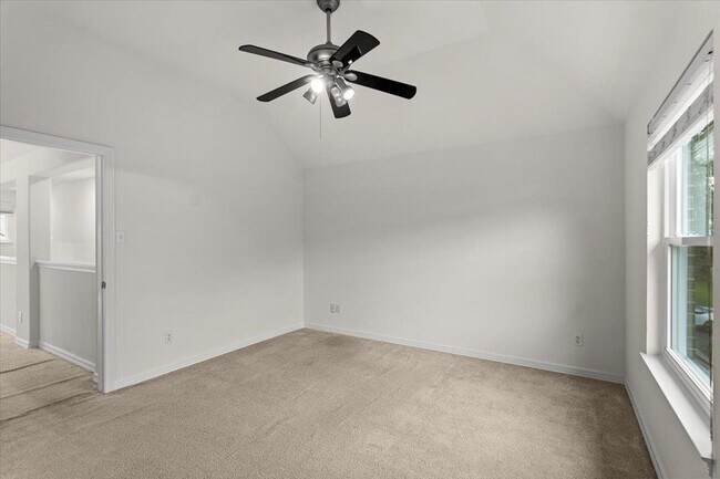 Building Photo - 2304 Village View Loop