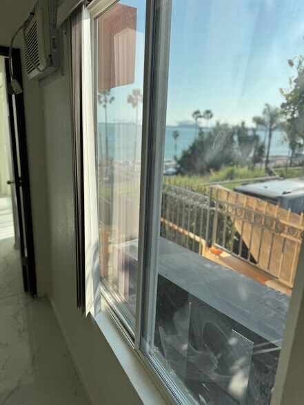 Building Photo - 2230 E Ocean Blvd