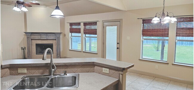 Building Photo - 408 Autumn Trail