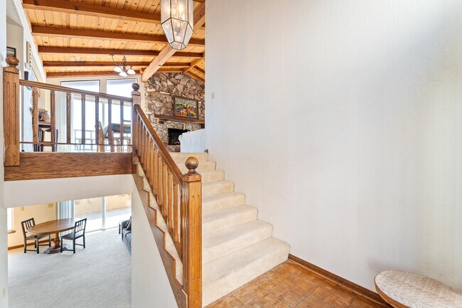 Building Photo - 1364 Weymouth Ln