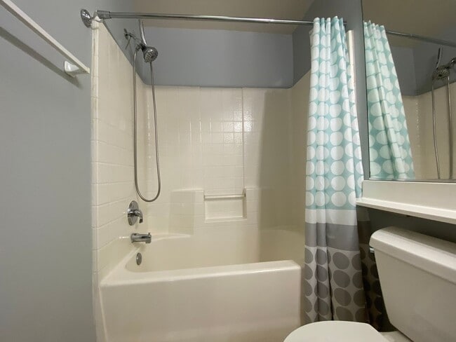 Building Photo - Beautiful Townhome in the Cascada Communit...