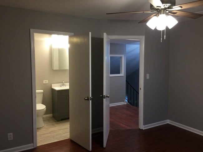 Building Photo - 1225 Riverwood Dr