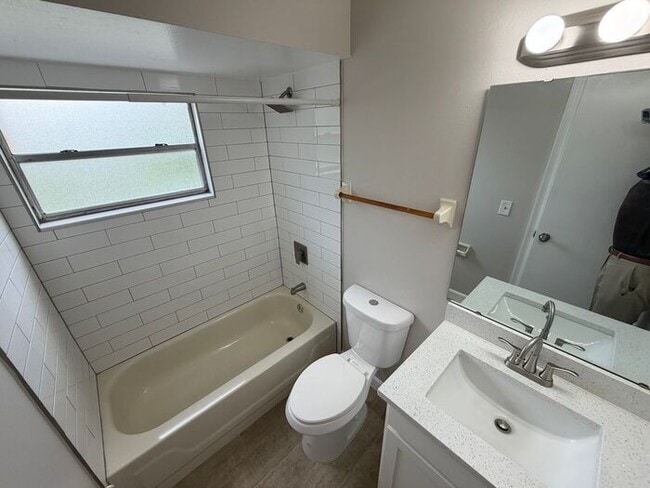 Building Photo - 4160 Pershing Pointe Pl