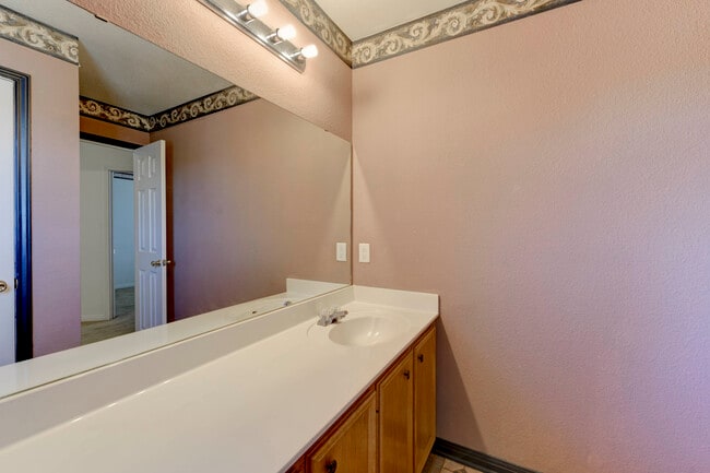 Building Photo - 4201 Thunder Creek Dr