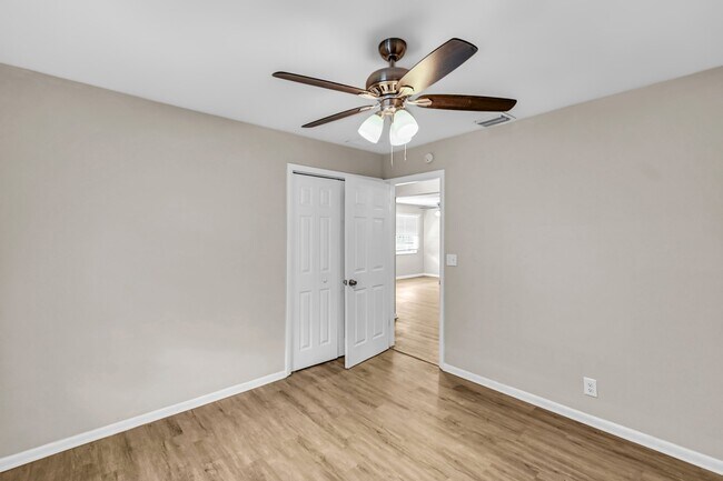 Building Photo - 319 Sw 9Th Ave