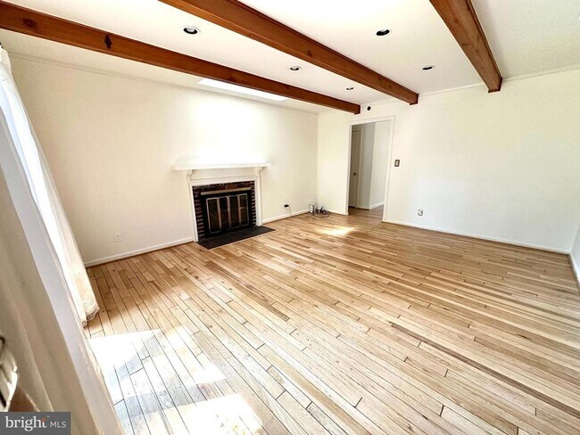 Building Photo - 11903 Henry Fleet Dr