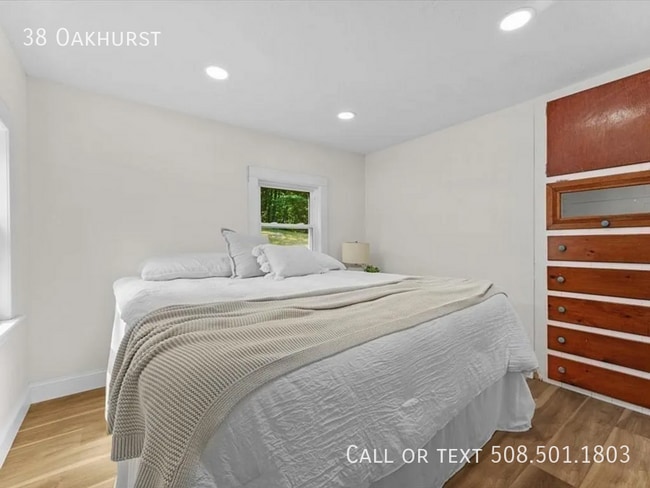 Building Photo - 38 Oakhurst-