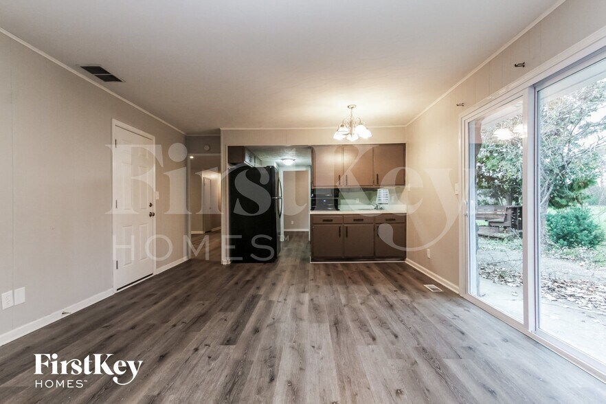 Building Photo - 10431 Lawnhaven Dr