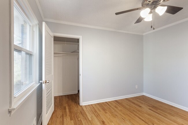 Building Photo - Spacious 4bd/2.5ba Ranch w/ Two-Car Garage & Large Basement and Screened Porch!