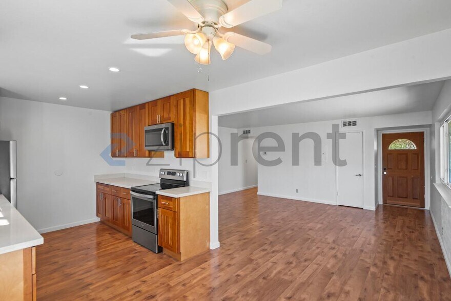 Building Photo - 138 Village Ct