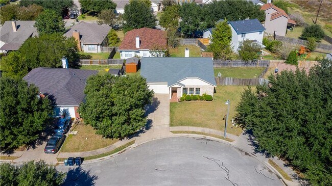 Primary Photo - 105 Bluejay Cove