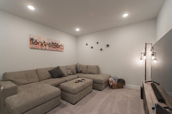 Building Photo - 71 Perennial Cyn Dr