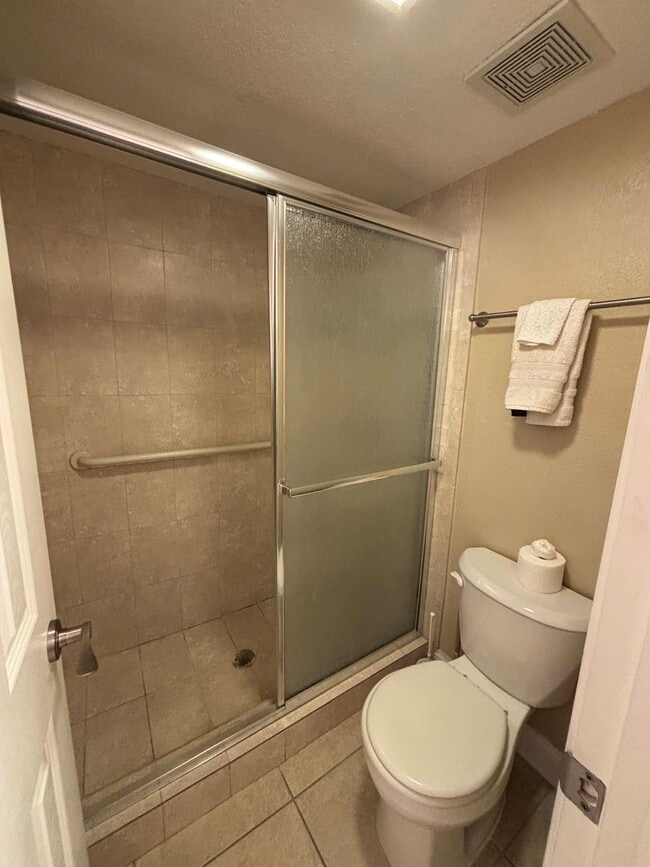 Building Photo - Condo Living at Its Best in Ponte Vedra Be...
