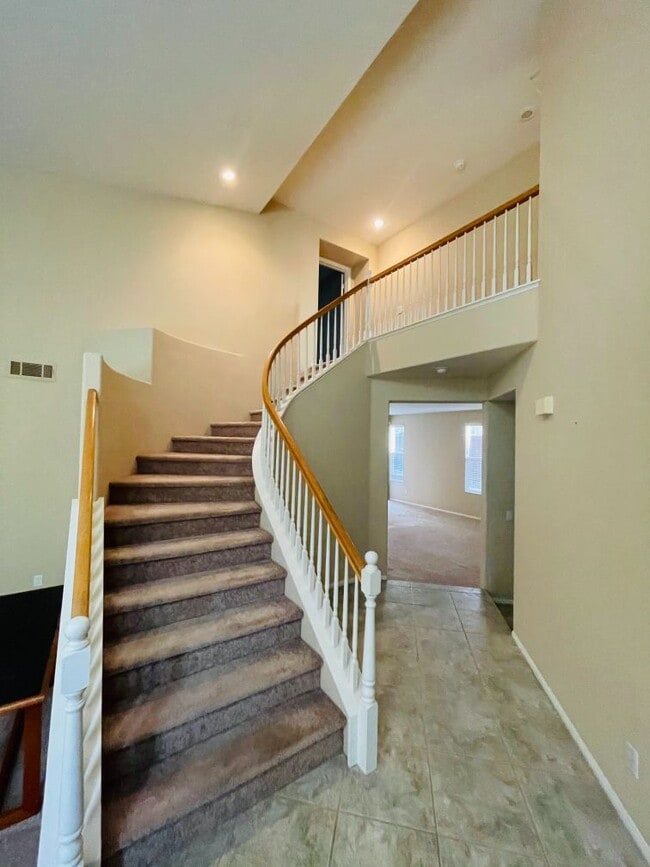 Building Photo - 42020 Dahlia Way